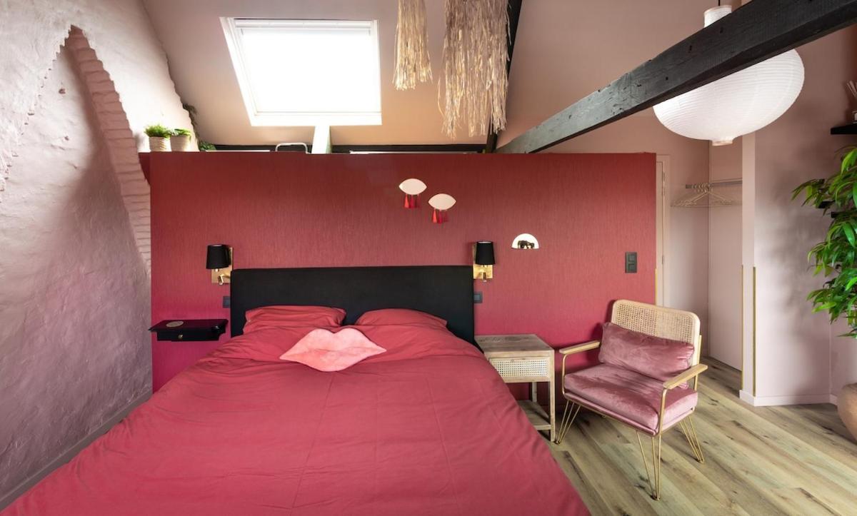 Romantic Flat Heart Of * Brujas