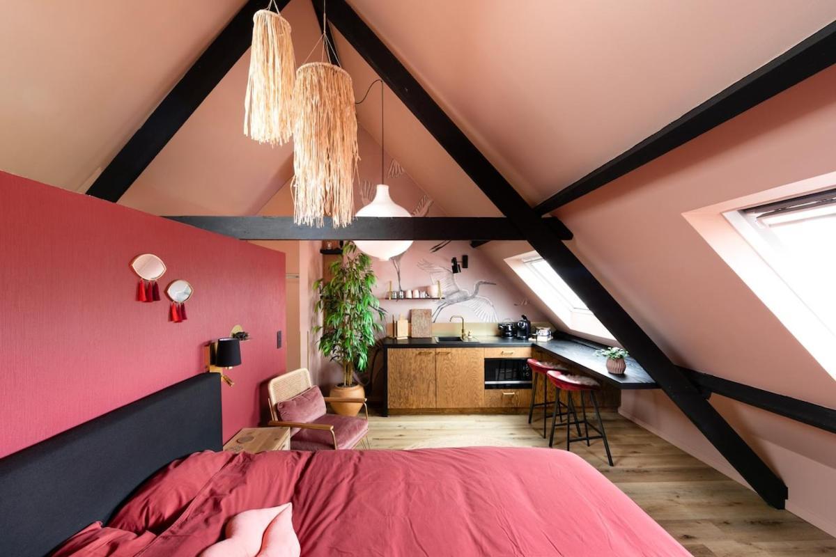 Romantic Flat Heart Of Brujas